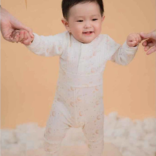 Bộ quần áo dài sơ sinh cài giữa chất liệu polyester kết hợp rayon thoải mái cho bé