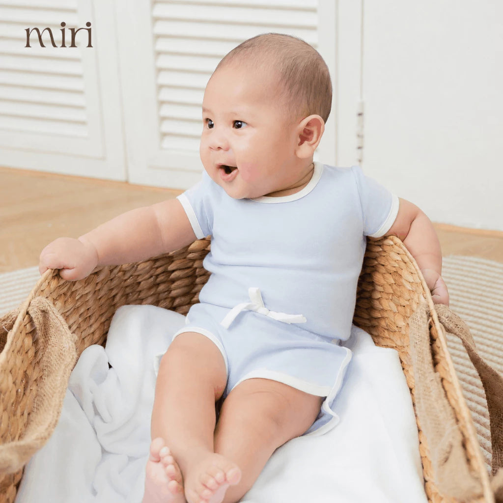 Bộ quần áo bé trai MIRI áo cộc tay quần nơ viền màu chất cotton cao cấp tối giản