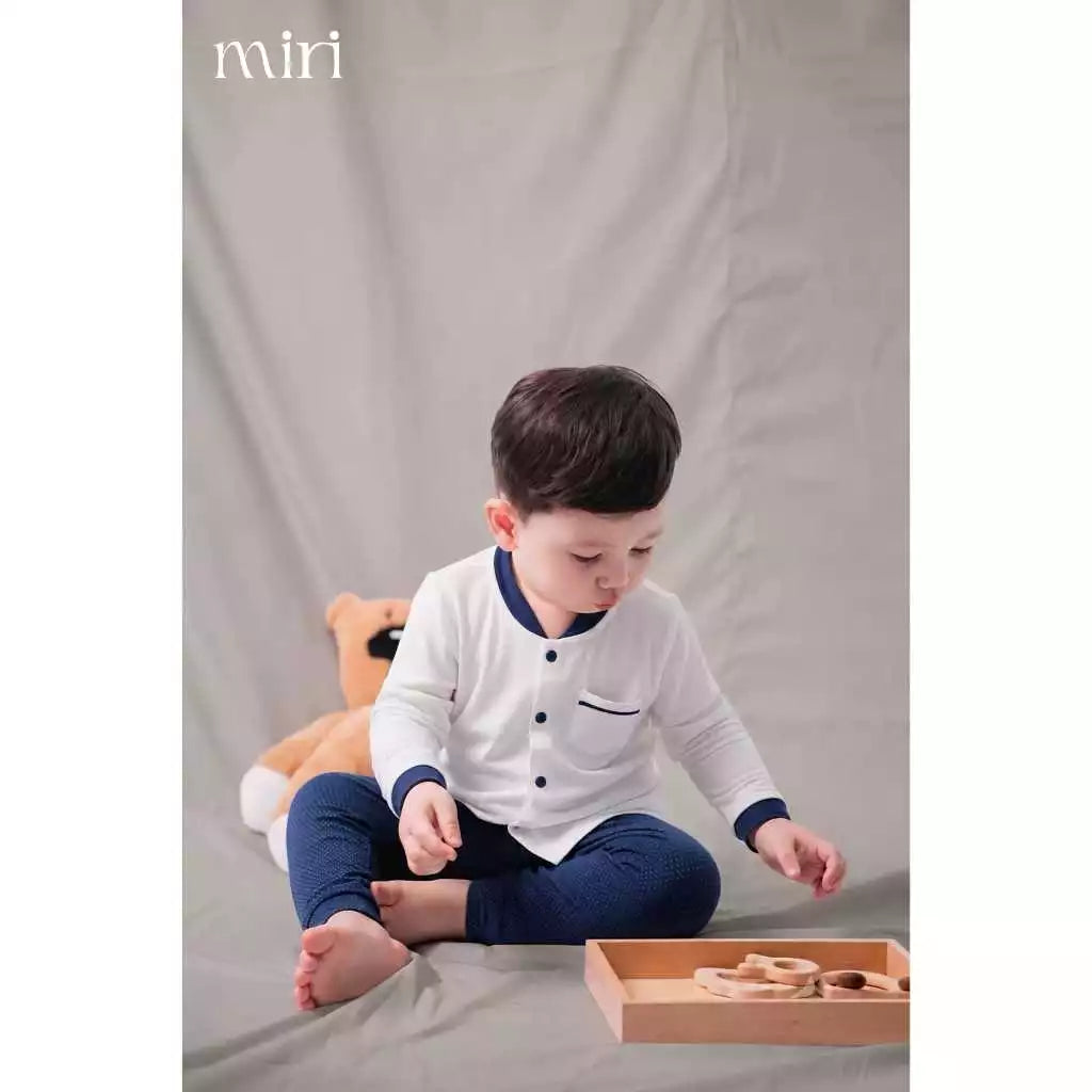 Bộ dài MIRI cho bé trai cài giữa phối cổ bo tay chất liệu rayon bamboo mềm nhẹ thoáng khí thấm hút tốt