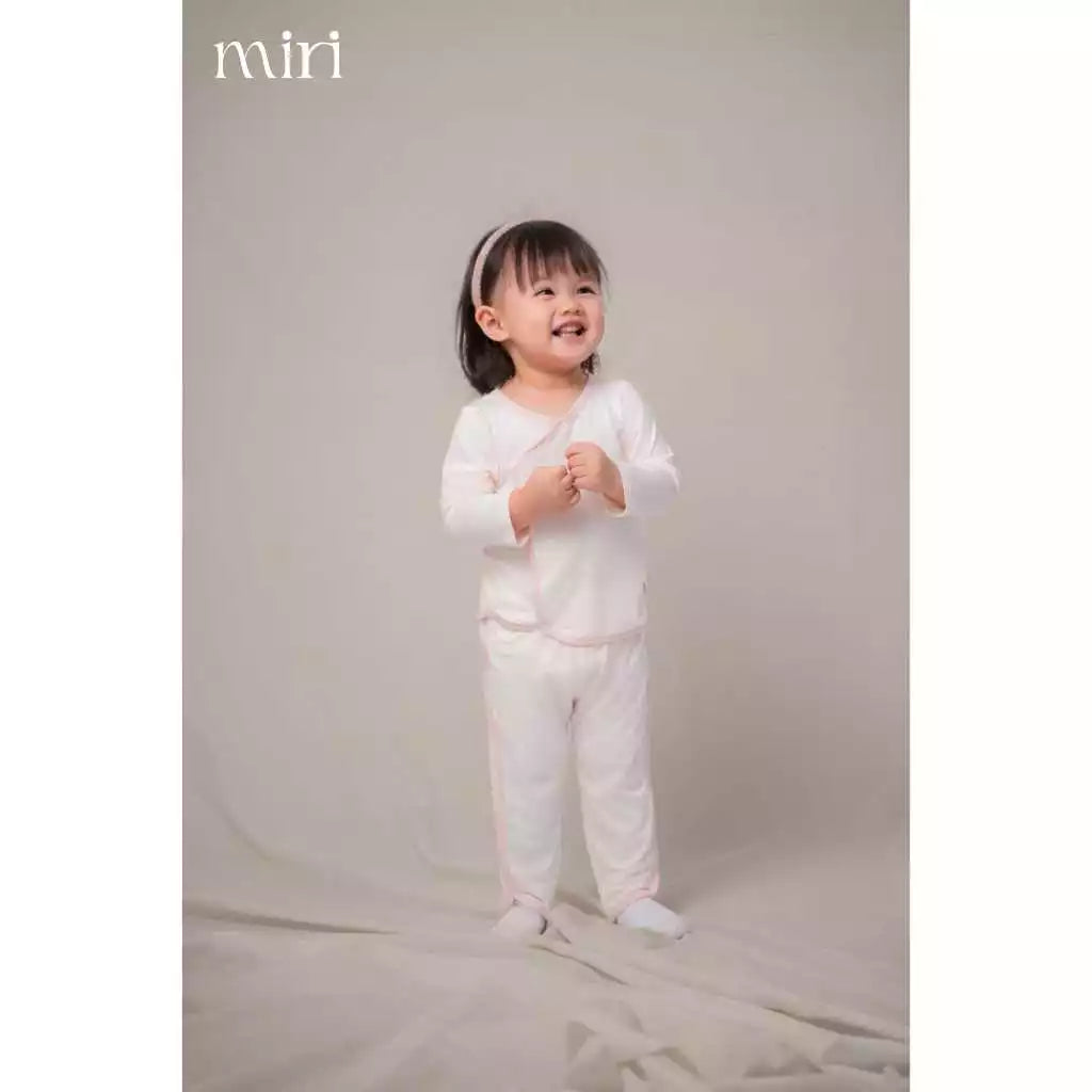 Bộ dài MIRI cho bé phối viền chất liệu rayon bamboo mềm nhẹ thoáng khí thấm hút tốt