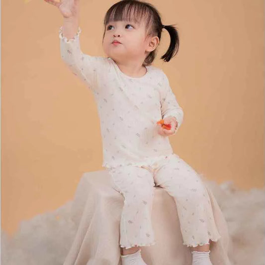Bộ bèo dài tay cho bé gái ống loe chất liệu polyester kết hợp rayon họa tiết dễ thương