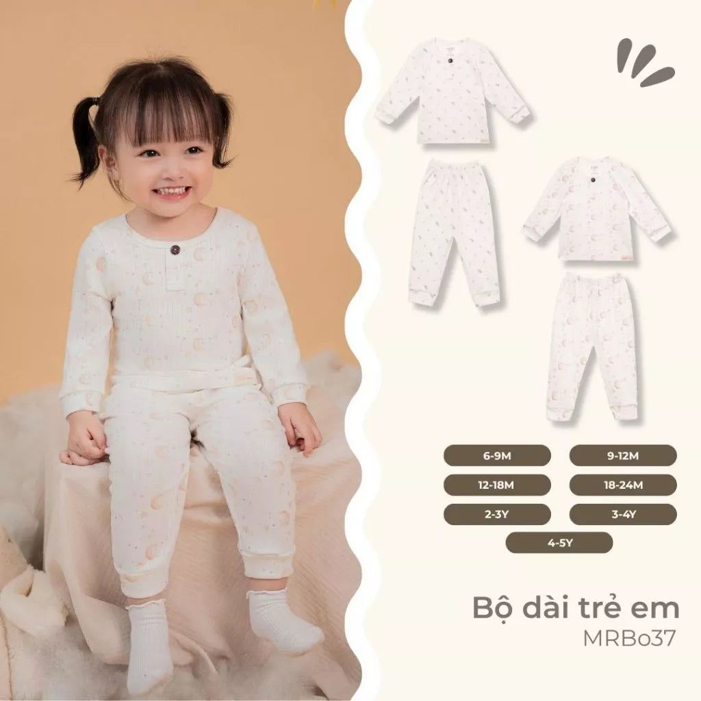Bộ dài tay trẻ em giả nẹp bo ống chất liệu polyester kết hợp rayon họa tiết dễ thương