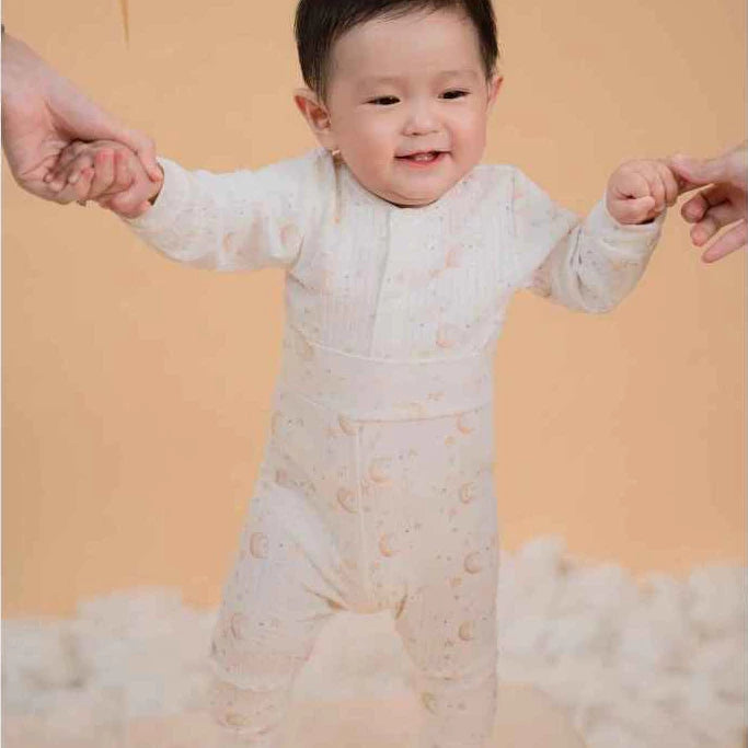 Bộ quần áo dài sơ sinh cài giữa chất liệu polyester kết hợp rayon thoải mái cho bé