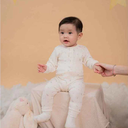 Bộ quần áo dài sơ sinh cài giữa chất liệu polyester kết hợp rayon thoải mái cho bé