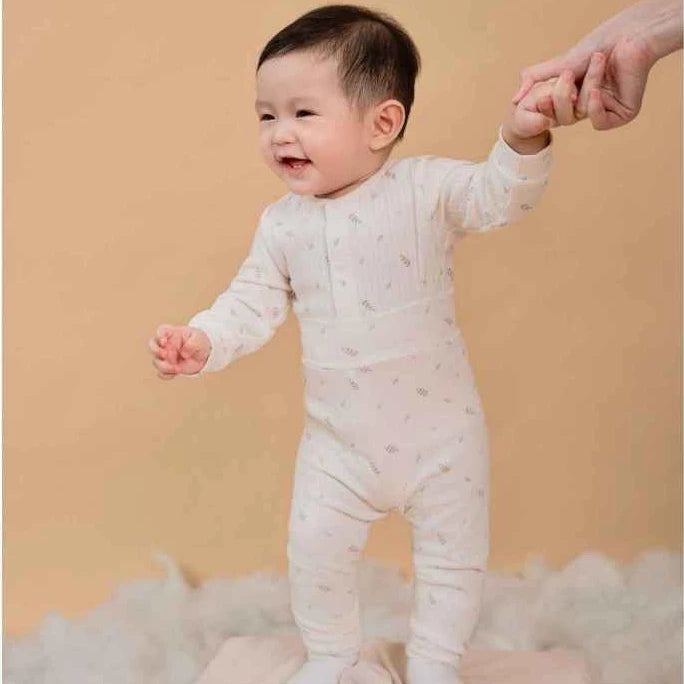 Bộ quần áo dài sơ sinh cài giữa chất liệu polyester kết hợp rayon thoải mái cho bé